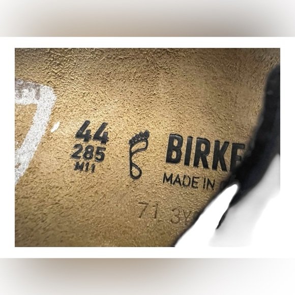 NWOT Birkenstock Arizona Birko-Flor Black Sandals in EU 44 or Mens 11 - Picture 11 of 11